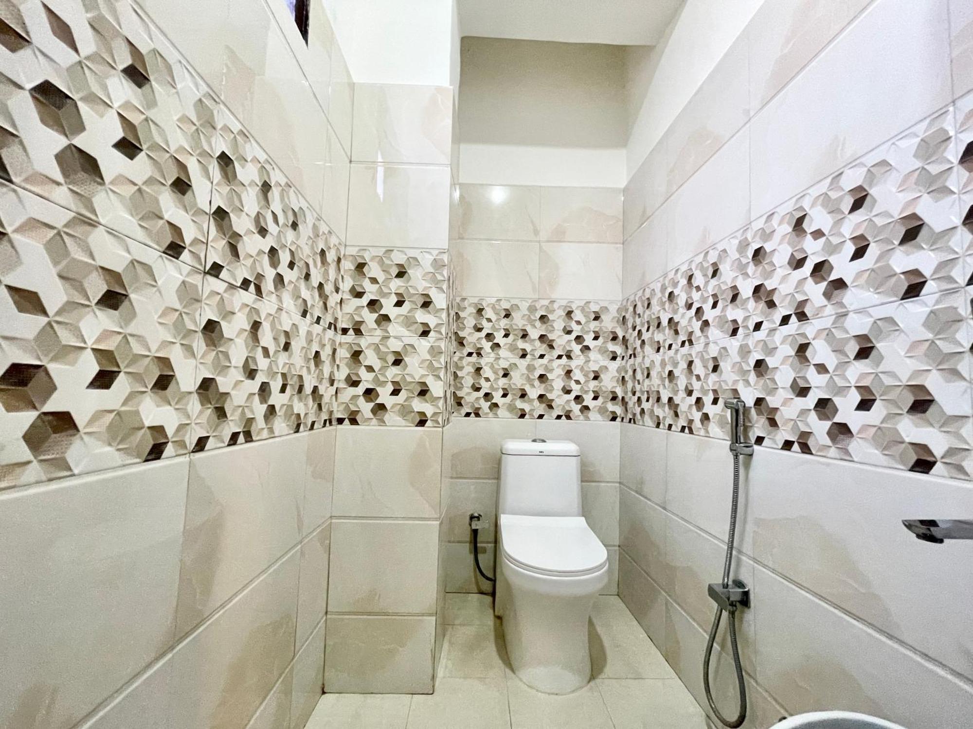 Hotel Shivam ! Varanasi होटल शिवम హోటల్ శివం ஹோட்டல் சிவம் Foreigner'S Choice ! Fully Air-Conditioned Hotel With Lift & Parking Availability, Near Kashi Vishwanath Temple, And Ganga Ghat, Best Hotel In Varanasi 2 Экстерьер фото