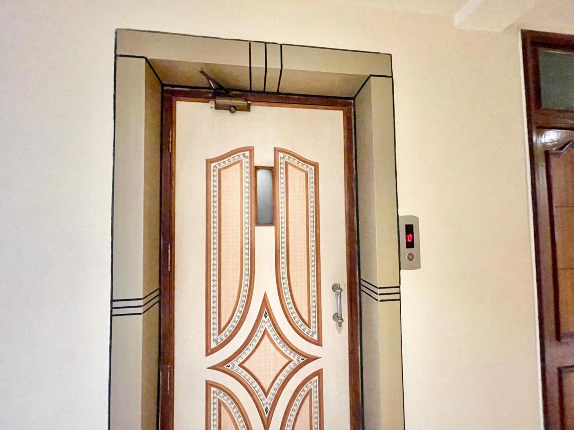 Hotel Shivam ! Varanasi होटल शिवम హోటల్ శివం ஹோட்டல் சிவம் Foreigner'S Choice ! Fully Air-Conditioned Hotel With Lift & Parking Availability, Near Kashi Vishwanath Temple, And Ganga Ghat, Best Hotel In Varanasi 2 Экстерьер фото
