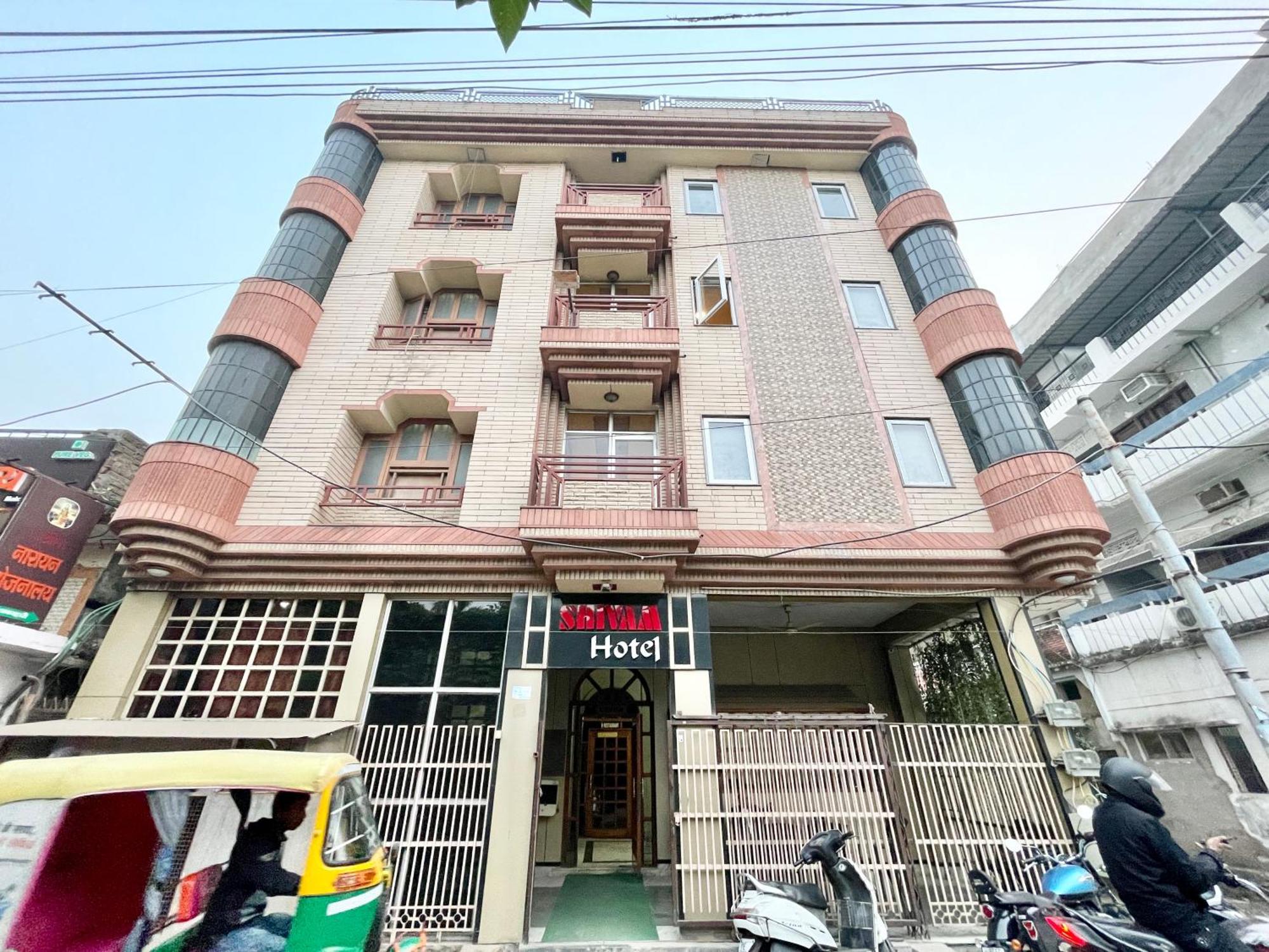 Hotel Shivam ! Varanasi होटल शिवम హోటల్ శివం ஹோட்டல் சிவம் Foreigner'S Choice ! Fully Air-Conditioned Hotel With Lift & Parking Availability, Near Kashi Vishwanath Temple, And Ganga Ghat, Best Hotel In Varanasi 2 Экстерьер фото