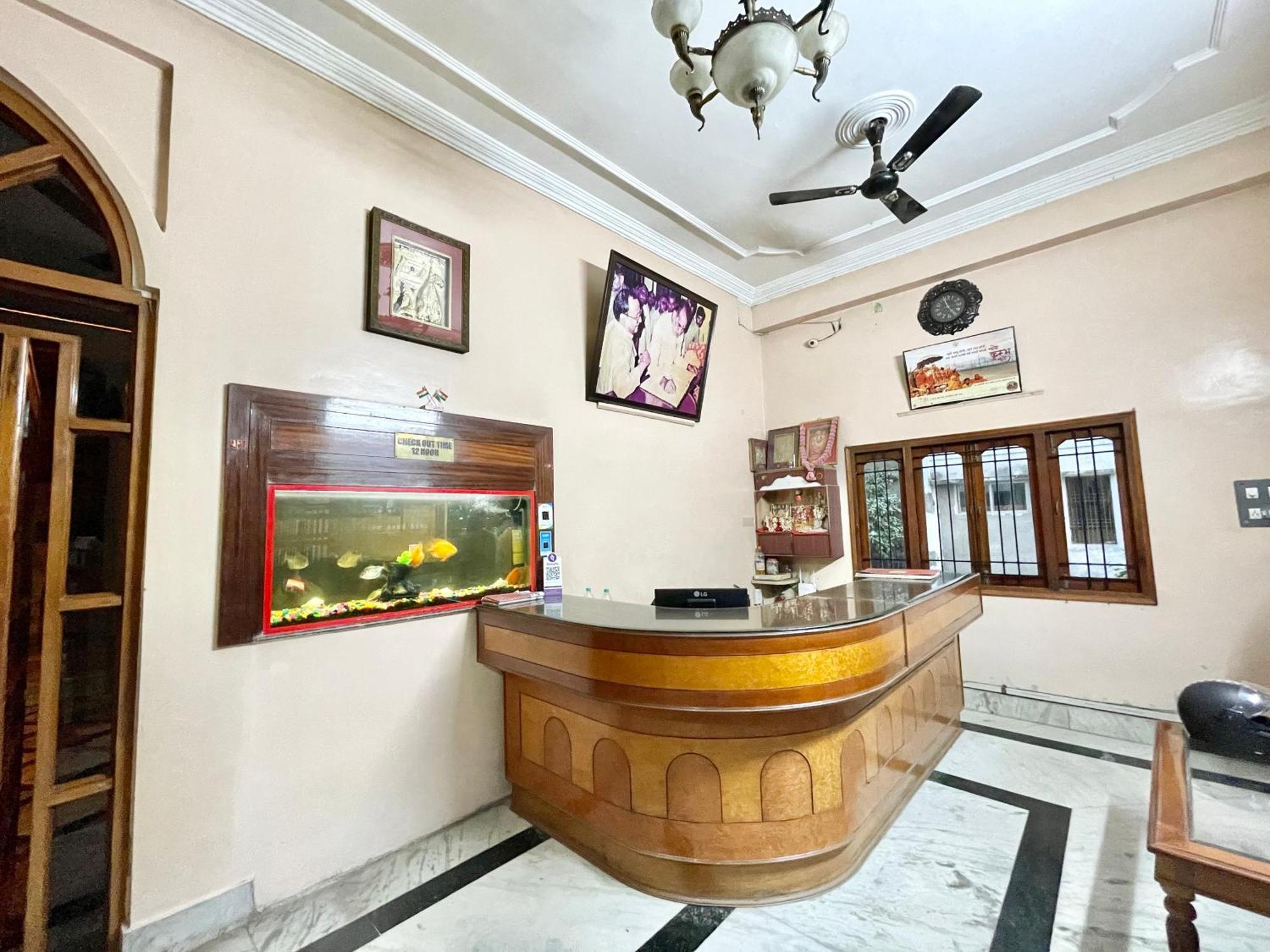 Hotel Shivam ! Varanasi होटल शिवम హోటల్ శివం ஹோட்டல் சிவம் Foreigner'S Choice ! Fully Air-Conditioned Hotel With Lift & Parking Availability, Near Kashi Vishwanath Temple, And Ganga Ghat, Best Hotel In Varanasi 2 Экстерьер фото