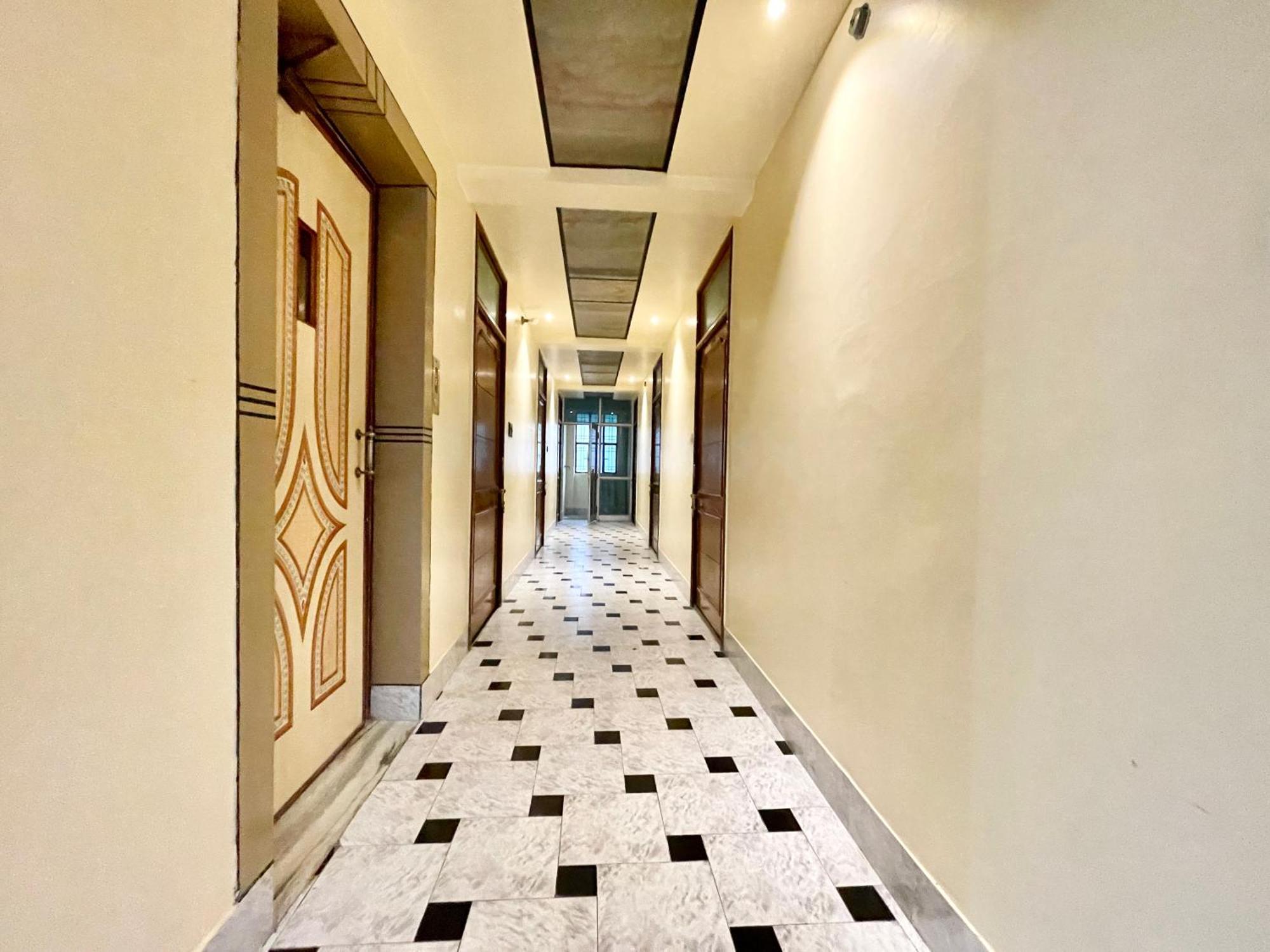 Hotel Shivam ! Varanasi होटल शिवम హోటల్ శివం ஹோட்டல் சிவம் Foreigner'S Choice ! Fully Air-Conditioned Hotel With Lift & Parking Availability, Near Kashi Vishwanath Temple, And Ganga Ghat, Best Hotel In Varanasi 2 Экстерьер фото