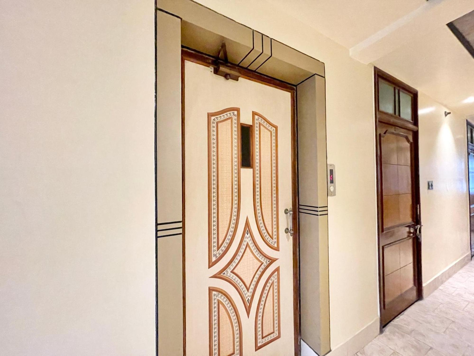 Hotel Shivam ! Varanasi होटल शिवम హోటల్ శివం ஹோட்டல் சிவம் Foreigner'S Choice ! Fully Air-Conditioned Hotel With Lift & Parking Availability, Near Kashi Vishwanath Temple, And Ganga Ghat, Best Hotel In Varanasi 2 Экстерьер фото
