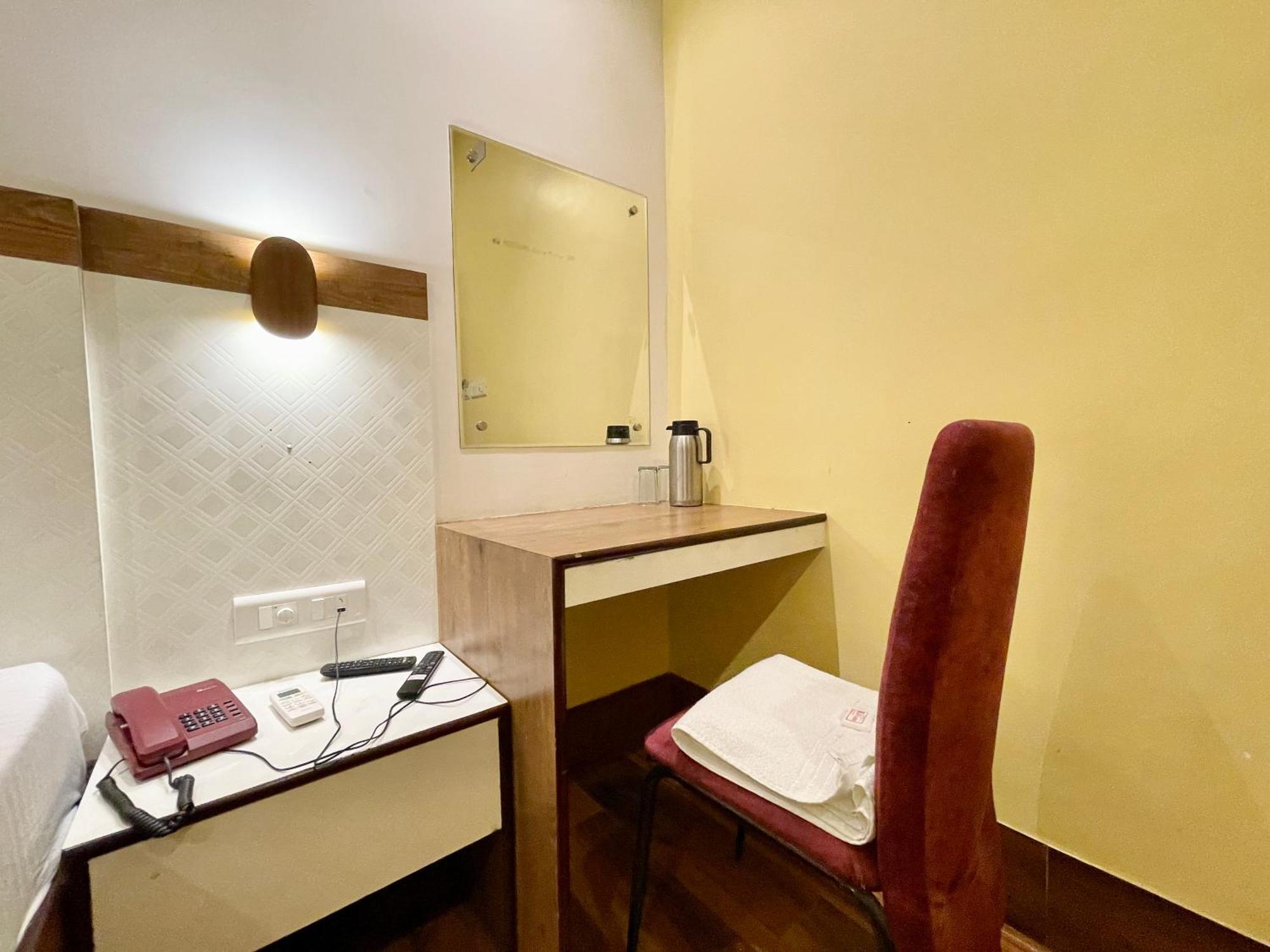 Hotel Shivam ! Varanasi होटल शिवम హోటల్ శివం ஹோட்டல் சிவம் Foreigner'S Choice ! Fully Air-Conditioned Hotel With Lift & Parking Availability, Near Kashi Vishwanath Temple, And Ganga Ghat, Best Hotel In Varanasi 2 Экстерьер фото